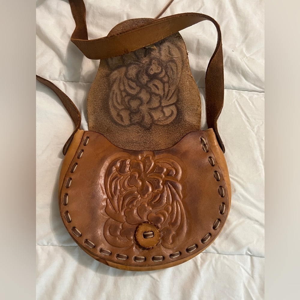 Vintage Hand-Tooled Leather Crossbody Saddle Bag Artisan Floral - Picture 8 of 11